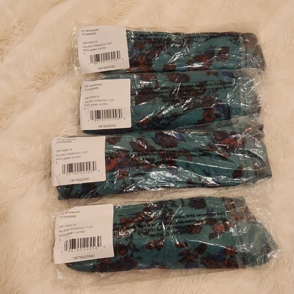Free People Hilary Printed Top in green combo size S New With Tag - Picture 6 of 12